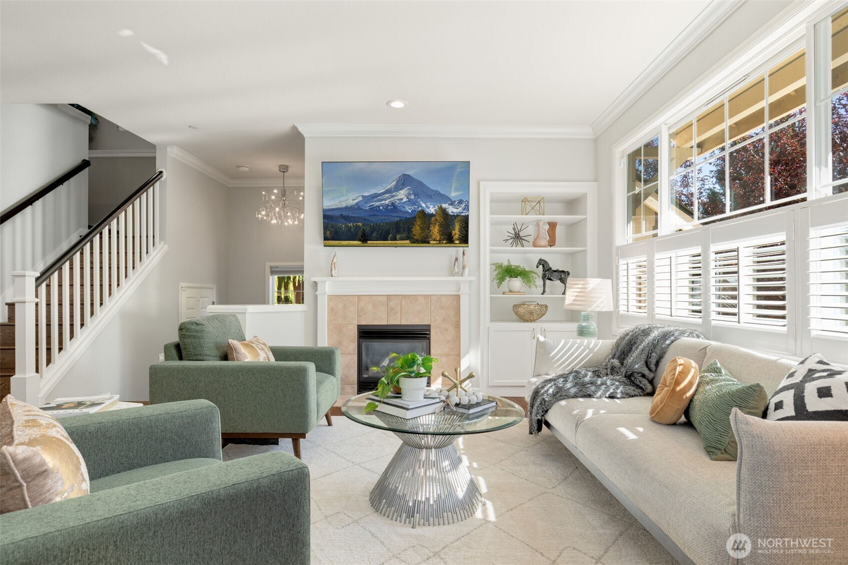 101 Sunset Court NW