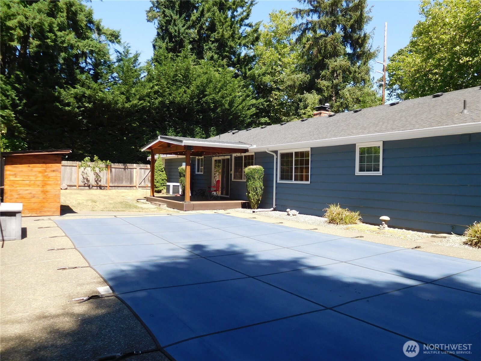 6201 Island Crest Way