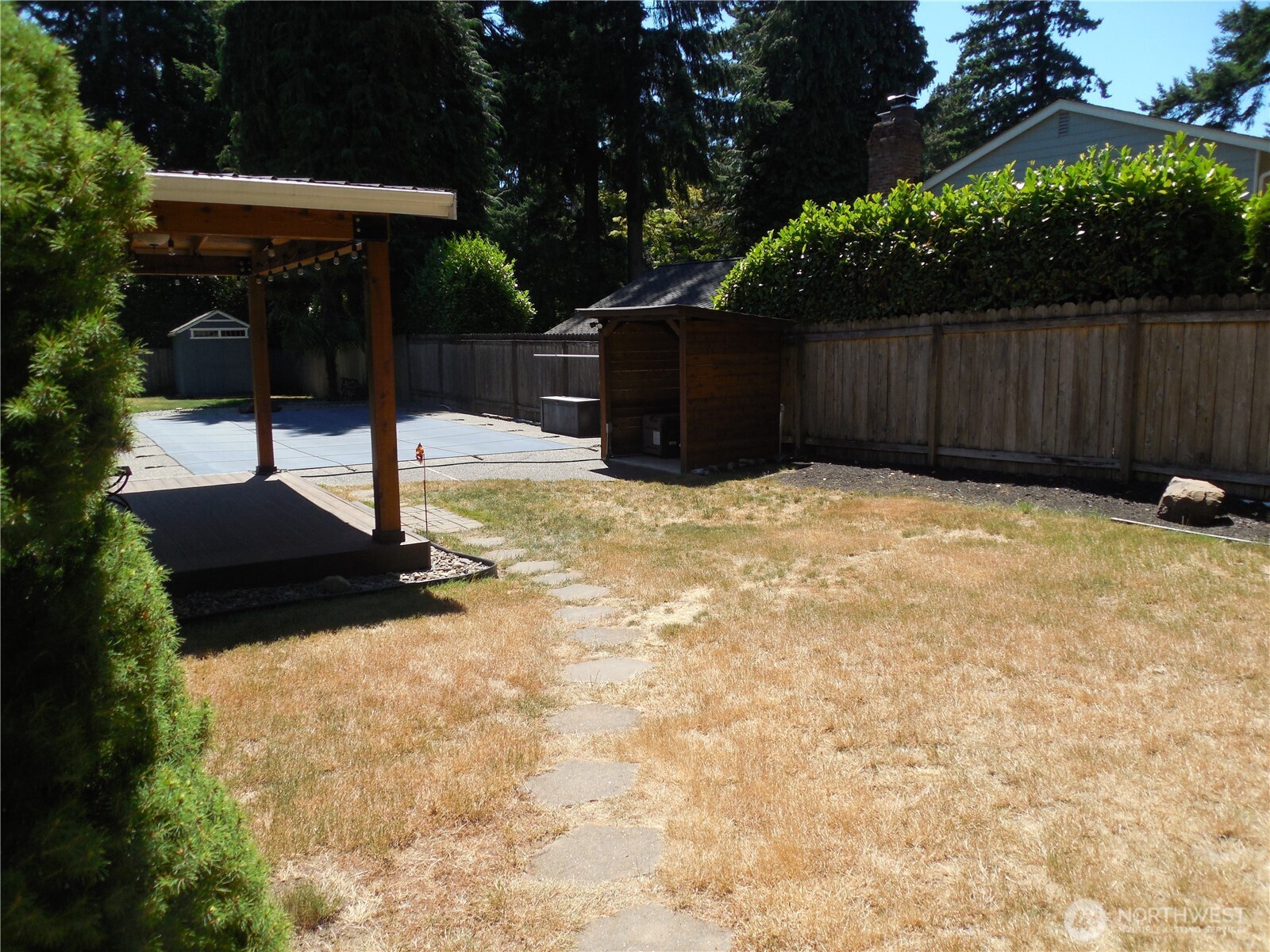 6201 Island Crest Way