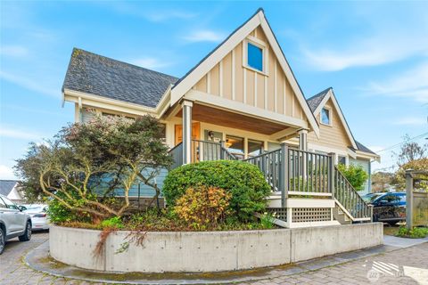 Photo of 4414 Eastern Avenue N #4418, Seattle, WA 98103 (MLS # 2505331)