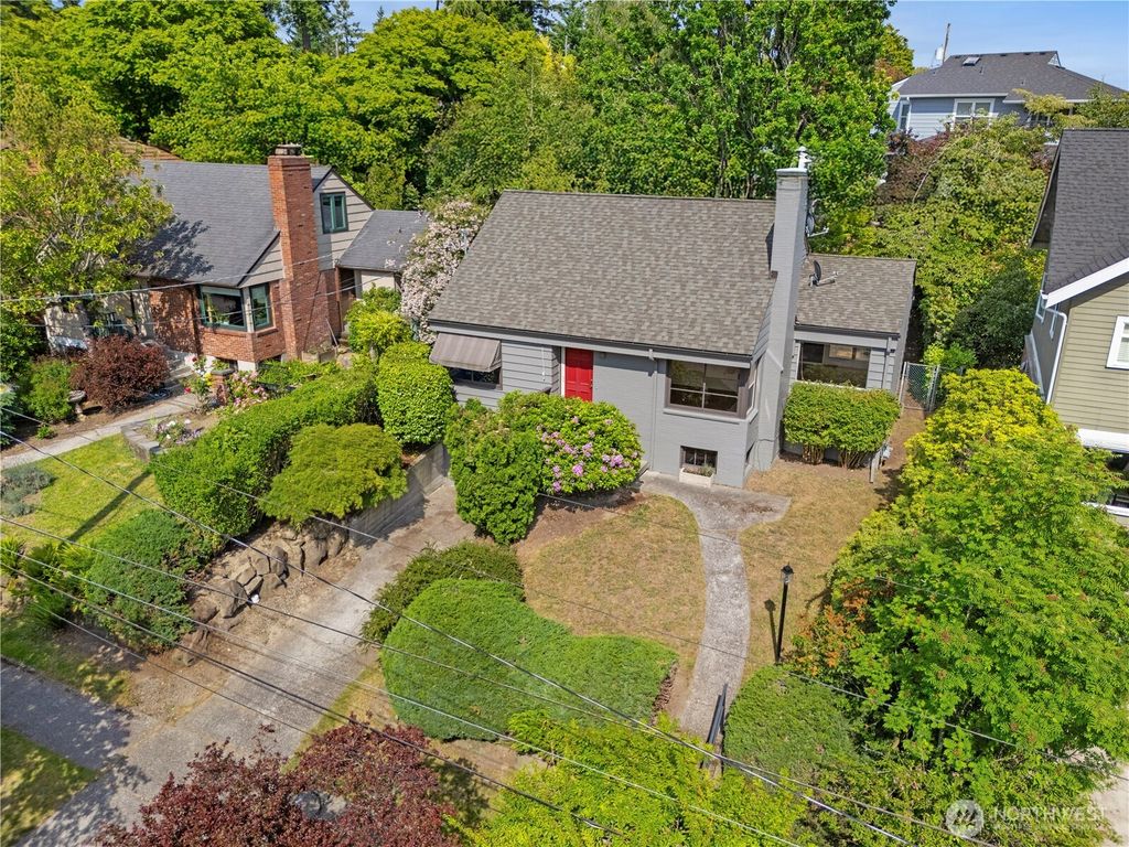 Photo of 6522 48th Avenue NE, Seattle, WA 98115 (MLS # 2387058)