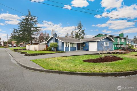 Photo of 11618 SE 166th Place, Renton, WA 98058 (MLS # 2494243)