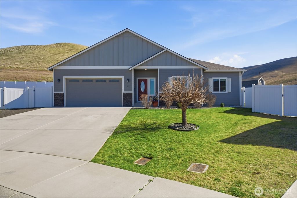 Photo of 22 Molly Rose Court, Prosser, WA 99350 (MLS # 2492689)