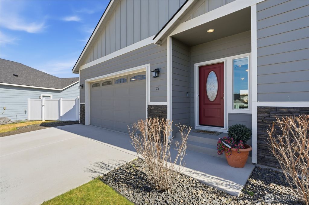 Photo of 22 Molly Rose Court, Prosser, WA 99350 (MLS # 2492689)