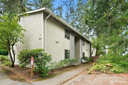 5506 SW 220th St SW A203 Mountlake Terrace WA 98043