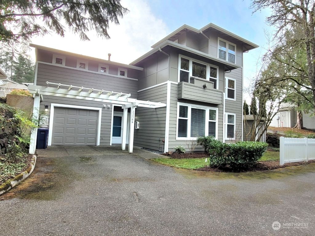 Photo of 22544 SE 37th Terrace, Issaquah, WA 98029 (MLS # 2325710)