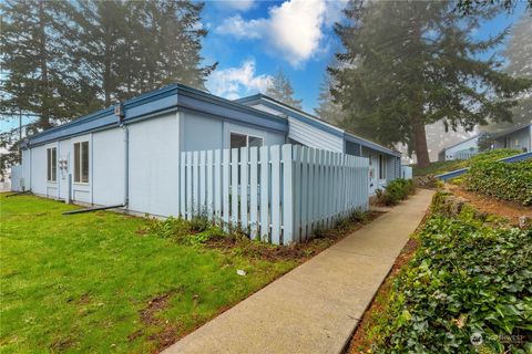 4308 NE Sunset Boulevard Unit B5, Renton, WA 98059 - MLS#: 2311690