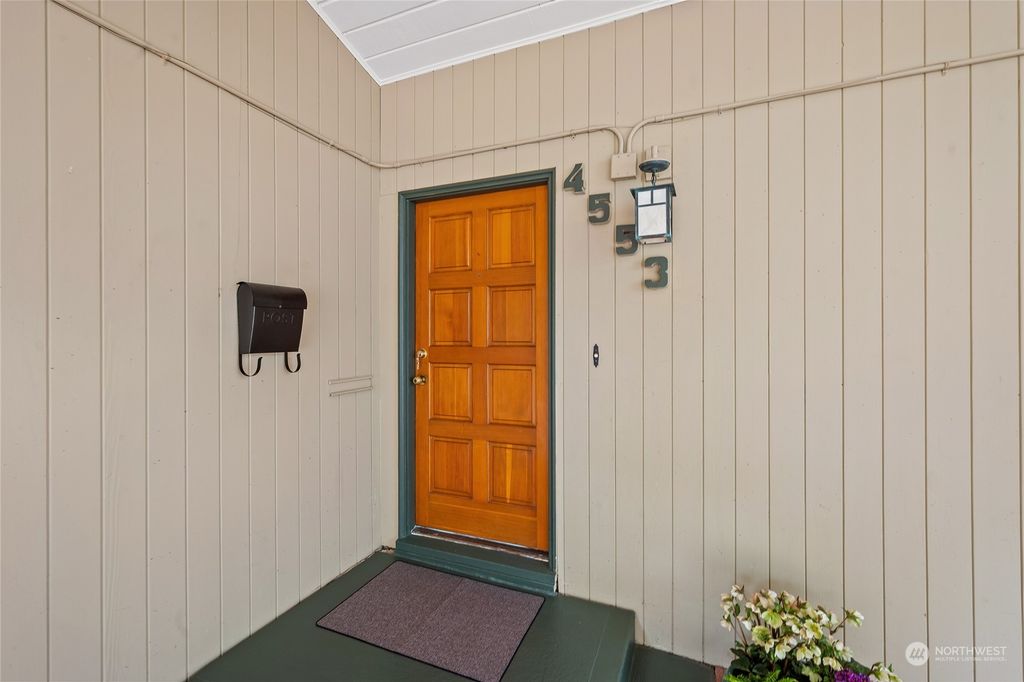 Photo of 4553 49th Avenue NE, Seattle, WA 98105 (MLS # 2204604)