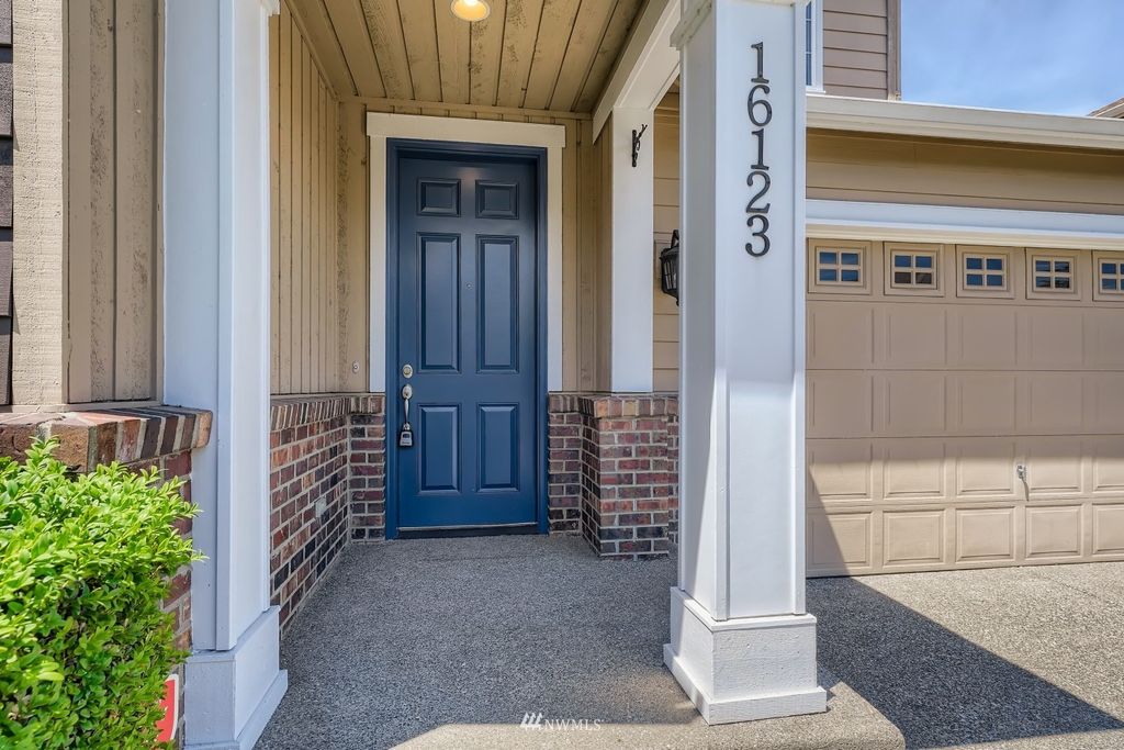 Photo of 16123 166th Avenue SE, Renton, WA 98058 (MLS # 1957106)