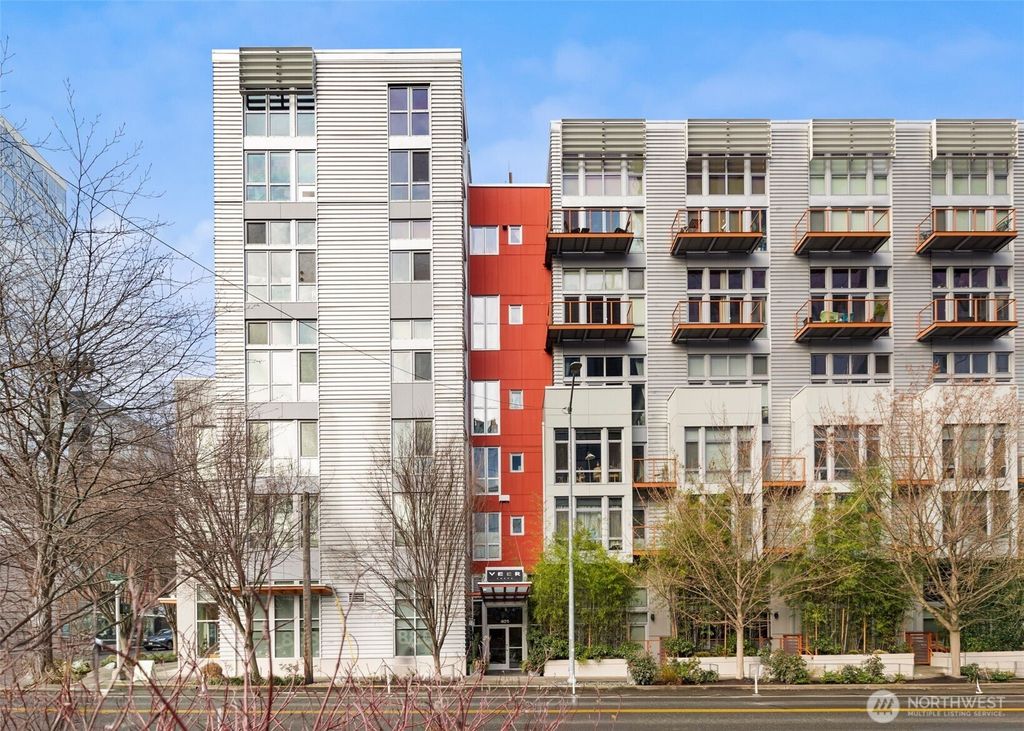 Photo of 401 9th Avenue N #407, Seattle, WA 98109 (MLS # 2443412)