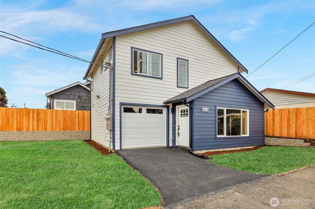 Photo of 1602 Baker Avenue #B, Everett, WA 98201 (MLS # 2428151)