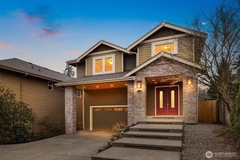 Photo of 16308 SIMONDS Road NE, Kenmore, WA 98028 (MLS # 2483113)