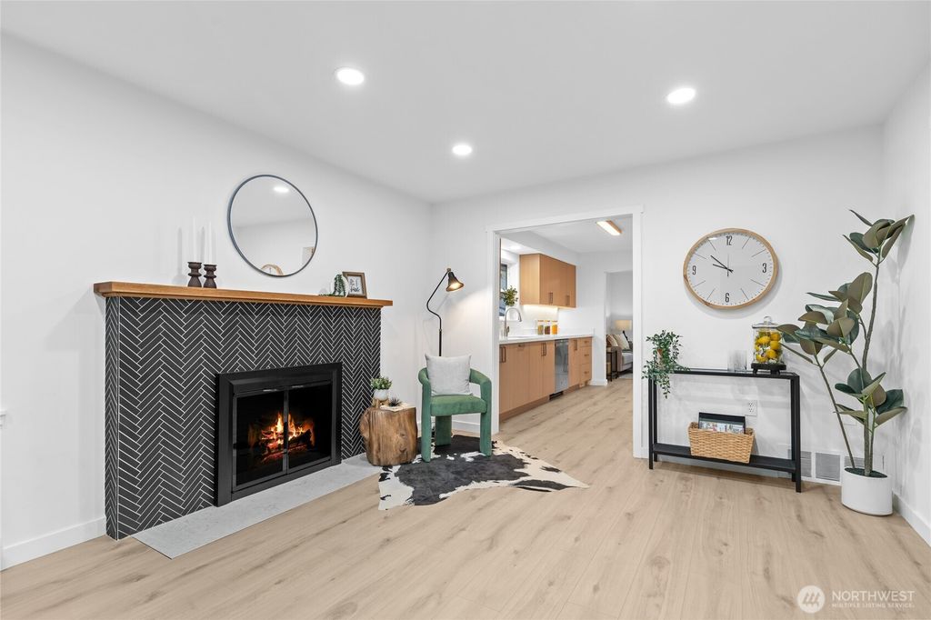 Photo of 12023 35th Avenue NE, Seattle, WA 98125 (MLS # 2396557)