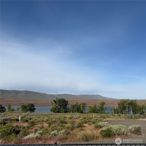 Photo of 610 Lakeside Way Sw WAY, Mattawa, WA 99349 (MLS # 2525220)