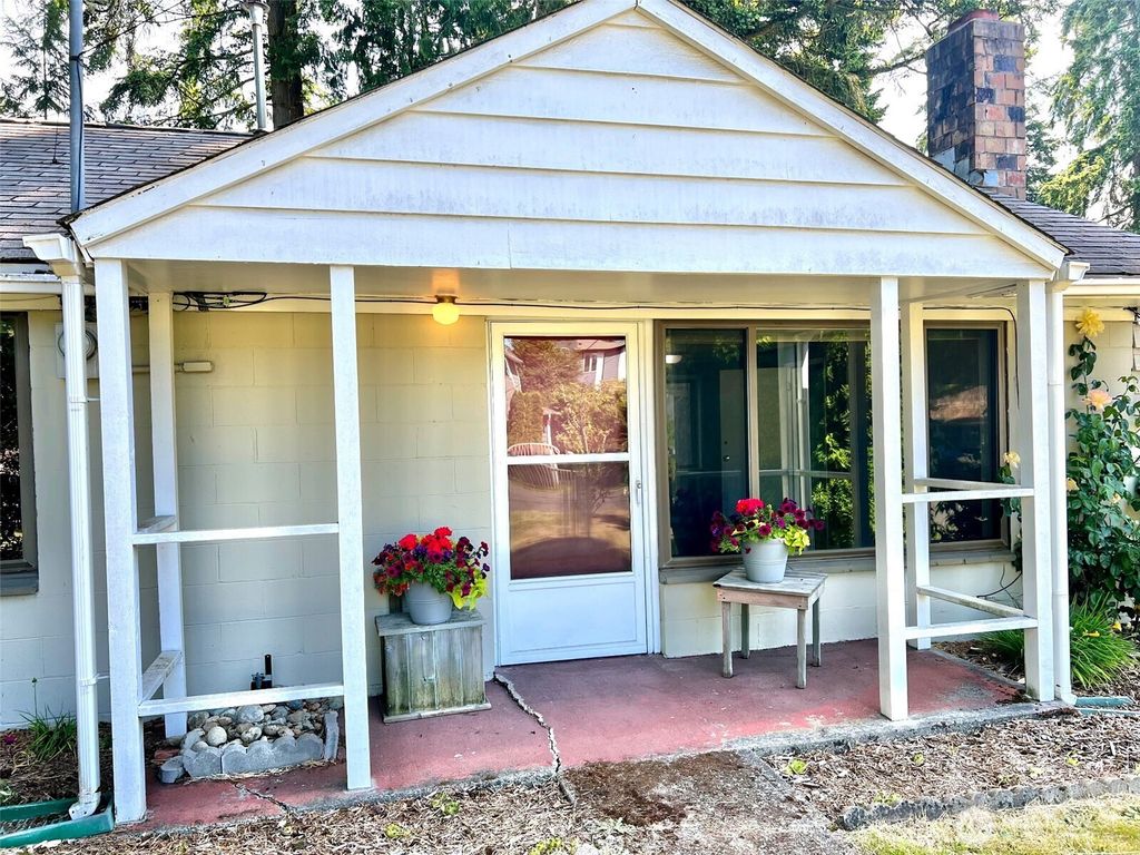 Photo of 23905 54th Avenue W, Mountlake Terrace, WA 98043 (MLS # 2404104)