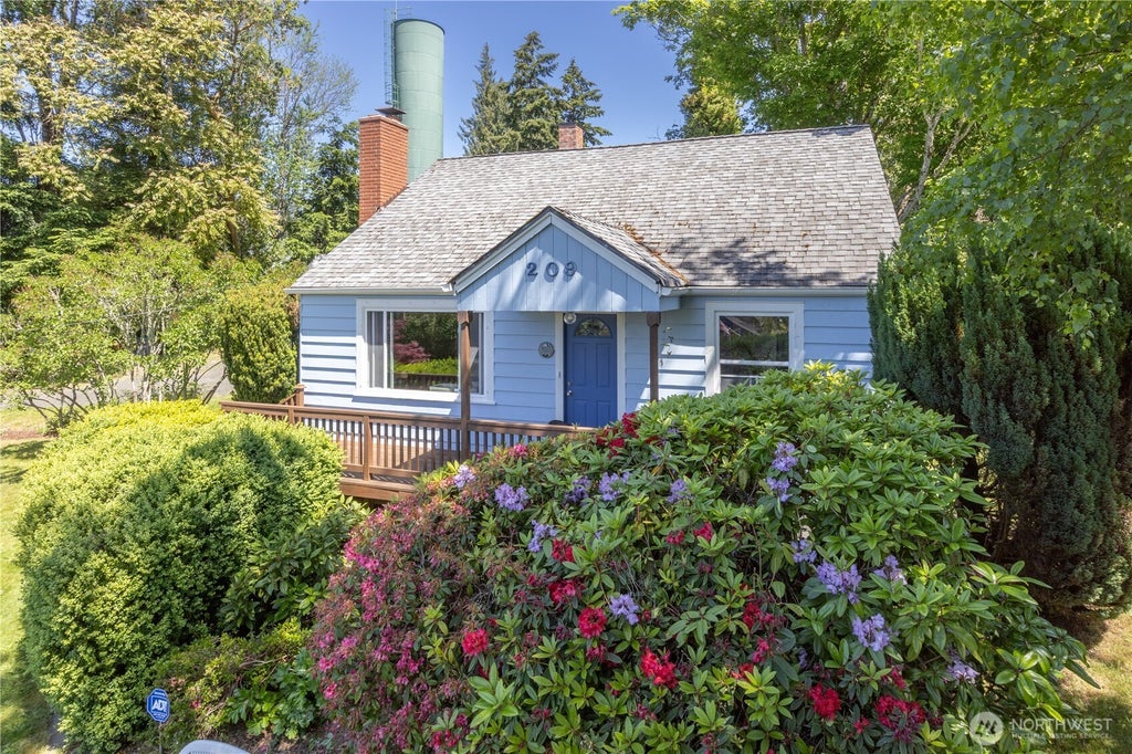 Photo of 209 Tracy Avenue, Port Orchard, WA 98366 (MLS # 2536804)