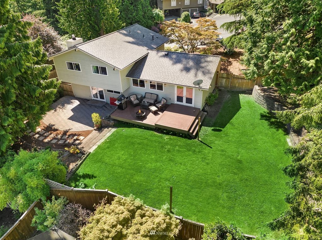 Photo of 17714 NE 26th Street, Redmond, WA 98052 (MLS # 1972630)