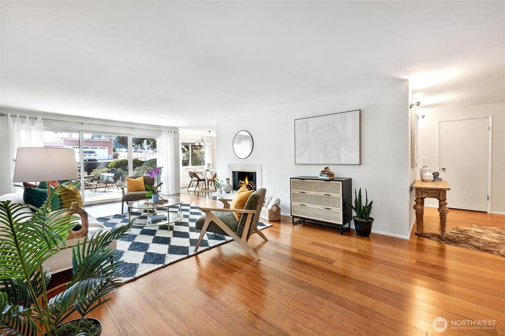 Photo of 300 N 137th Street #A, Seattle, WA 98133 (MLS # 2563124)