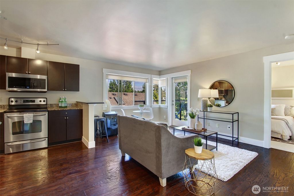 Photo of 120 NW 39th Street #406, Seattle, WA 98107 (MLS # 2385021)
