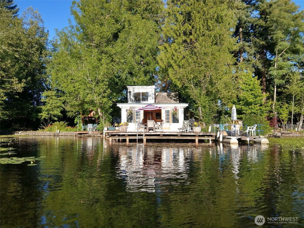 Photo of 0 Lake Sawyer Island, Black Diamond, WA 98010 (MLS # 2418748)