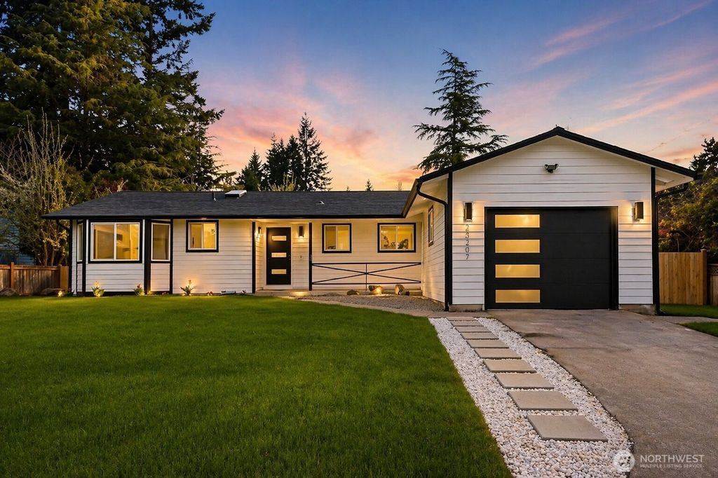 Photo of 23207 46th Avenue W, Mountlake Terrace, WA 98043 (MLS # 2511886)