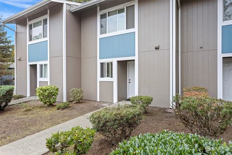 25255 108th Avenue SE Unit J2, Kent, WA 98030 - MLS#: 2302844