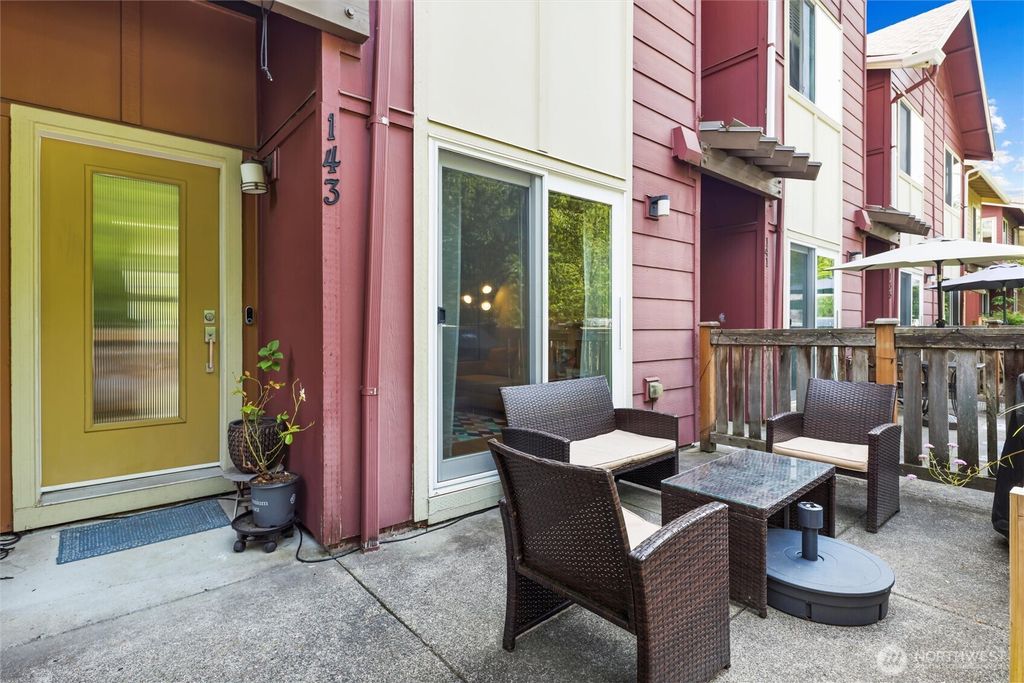 Photo of 143 Sky Ridge Road NW #102, Issaquah, WA 98027 (MLS # 2393998)