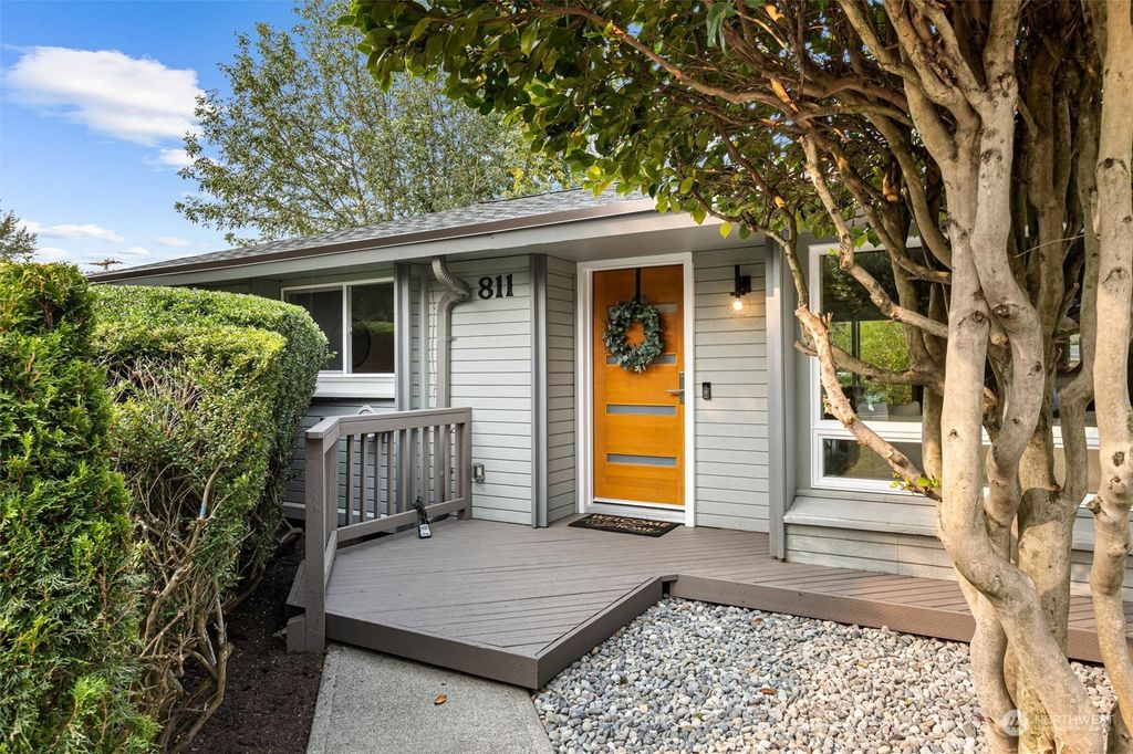 Photo of 811 164th Avenue SE, Bellevue, WA 98008 (MLS # 2152643)