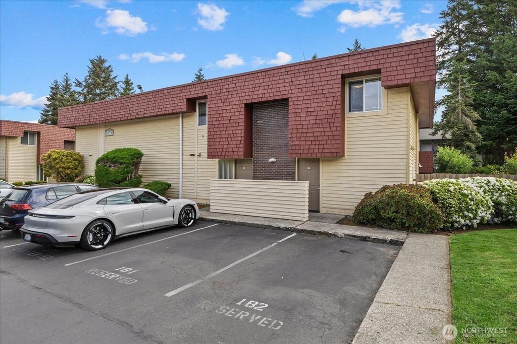 Photo of 514 142nd Avenue SE #98, Bellevue, WA 98007 (MLS # 2525513)