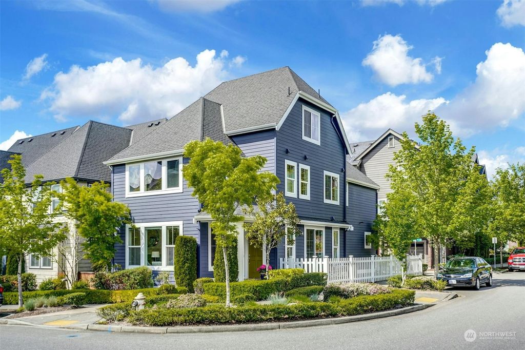 Photo of 398 NE Denny Way, Issaquah, WA 98029 (MLS # 2227086)