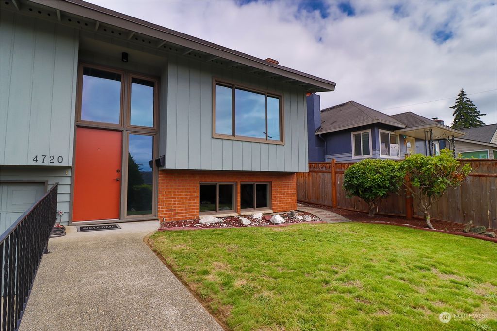 Photo of 4720 47th Avenue SW, Seattle, WA 98116 (MLS # 2271986)