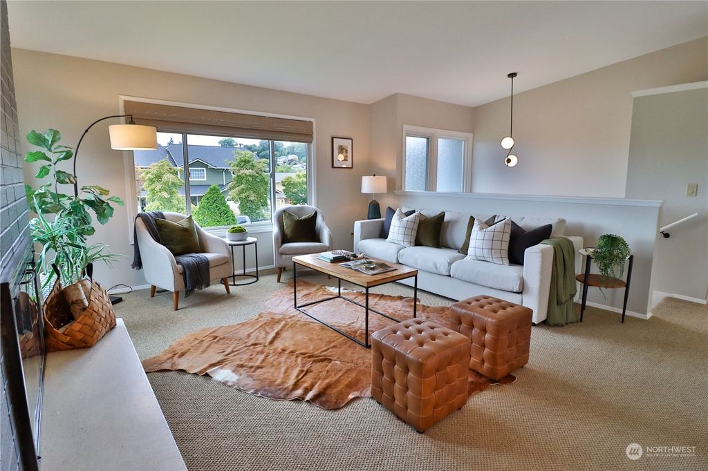 Photo of 4720 47th Avenue SW, Seattle, WA 98116 (MLS # 2271986)