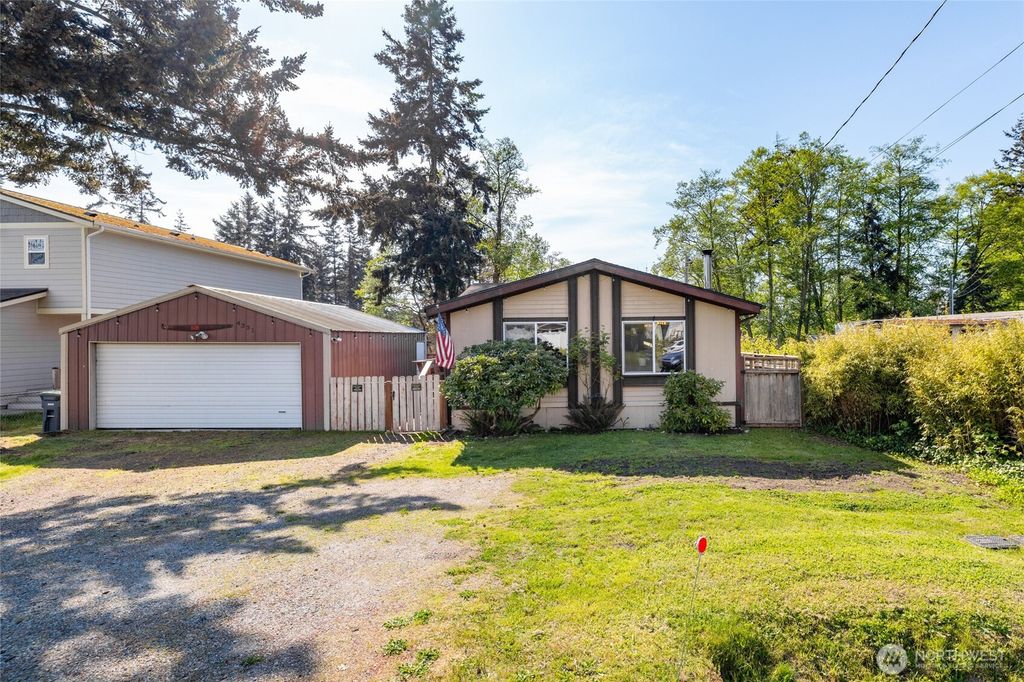 Photo of 4331 Hamilton Drive, Oak Harbor, WA 98277 (MLS # 2517595)