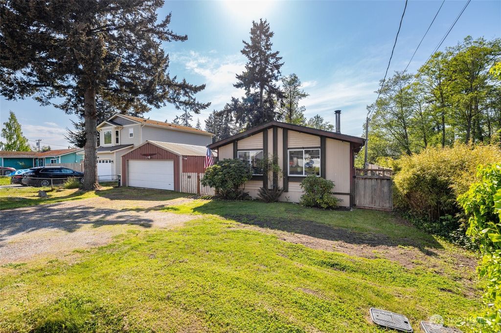 Photo of 4331 Hamilton Drive, Oak Harbor, WA 98277 (MLS # 2517595)