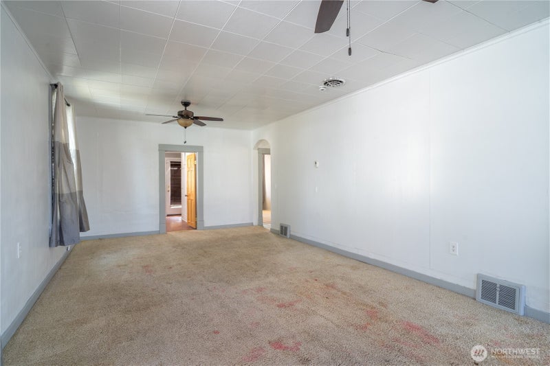 105 W 5th Avenue