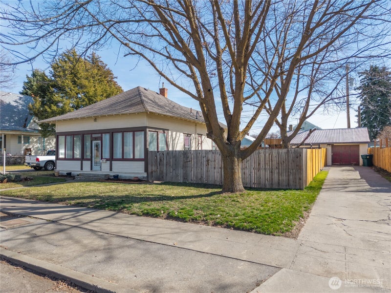 105 W 5th Avenue