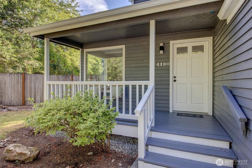 Photo of 4180 244th Place SE, Sammamish, WA 98029 (MLS # 2565032)