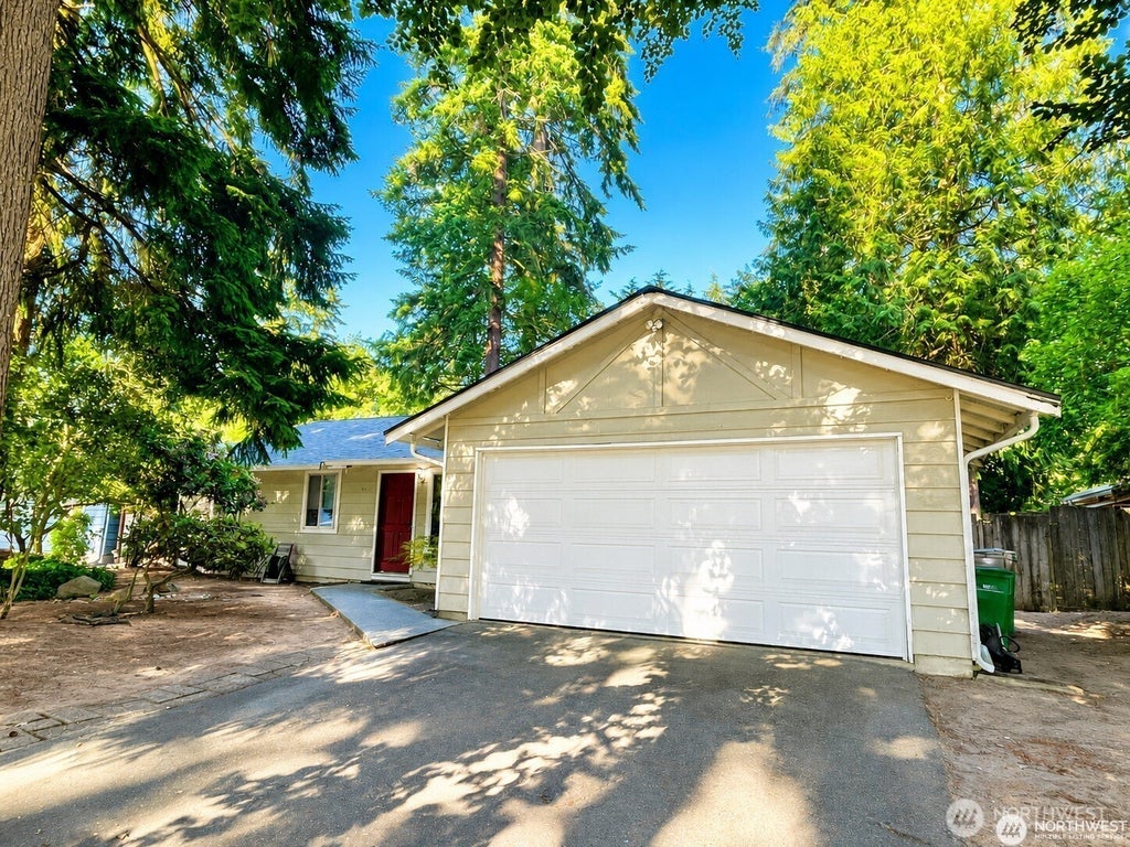 Photo of 14037 108th Avenue NE, Kirkland, WA 98034 (MLS # 2582694)