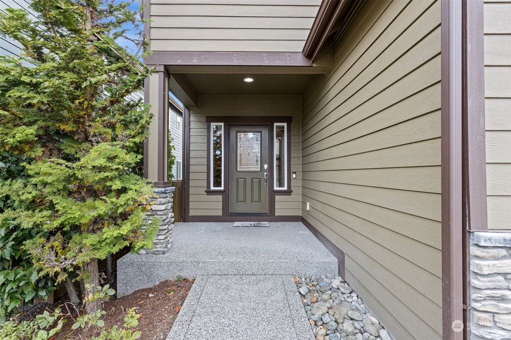 Photo of 20603 Meridian Avenue S, Lynnwood, WA 98036 (MLS # 2298597)
