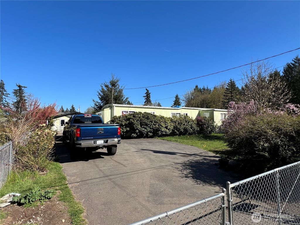Photo of 25509 33rd Avenue Ct E, Spanaway, WA 98387 (MLS # 2504945)