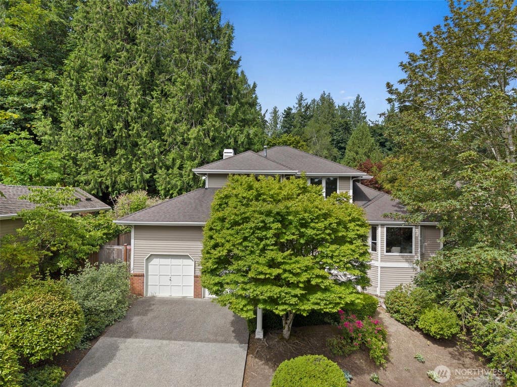 Photo of 1819 221st Place NE, Sammamish, WA 98074 (MLS # 2549739)