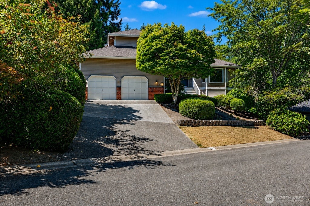 Photo of 1819 221st Place NE, Sammamish, WA 98074 (MLS # 2549739)