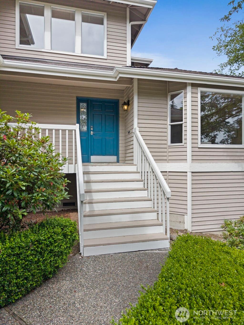 Photo of 1819 221st Place NE, Sammamish, WA 98074 (MLS # 2549739)