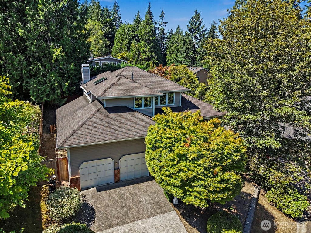 Photo of 1819 221st Place NE, Sammamish, WA 98074 (MLS # 2549739)