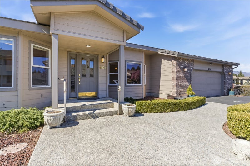 1380 Eastmont Avenue 401