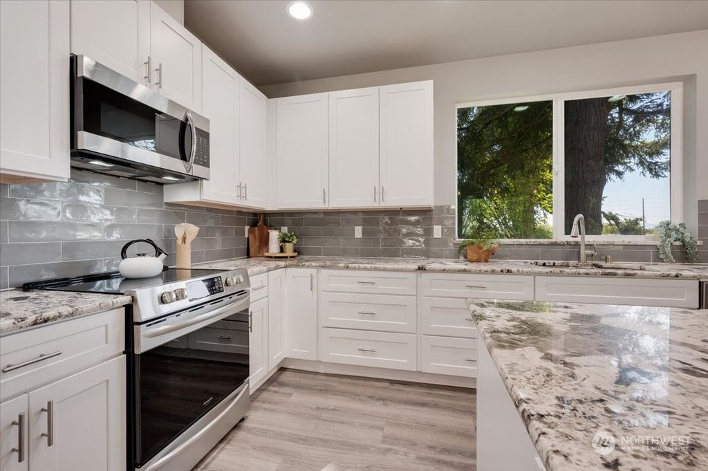 Photo of 13823 33rd Place W #3, Lynnwood, WA 98087 (MLS # 2269445)