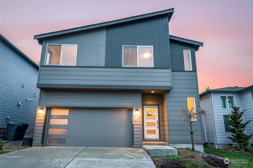 Photo of 14524 37th Avenue W, Lynnwood, WA 98087 (MLS # 2203005)