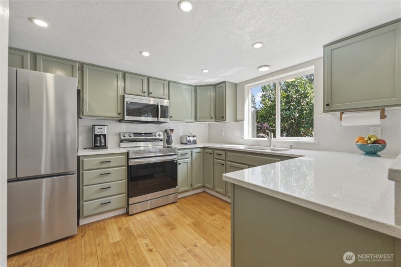 5049 50th Court SE