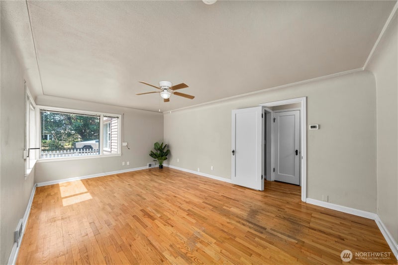 6423 100th Street SW