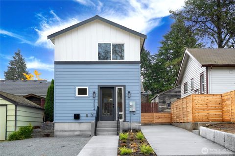 Photo of 3054 Fairmount Ave Ave SW, Seattle, WA 98116 (MLS # 2519136)